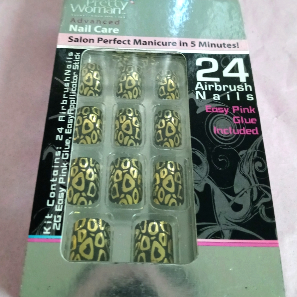 Pretty Nails Press on Manicure 24 Ct Includes Glue